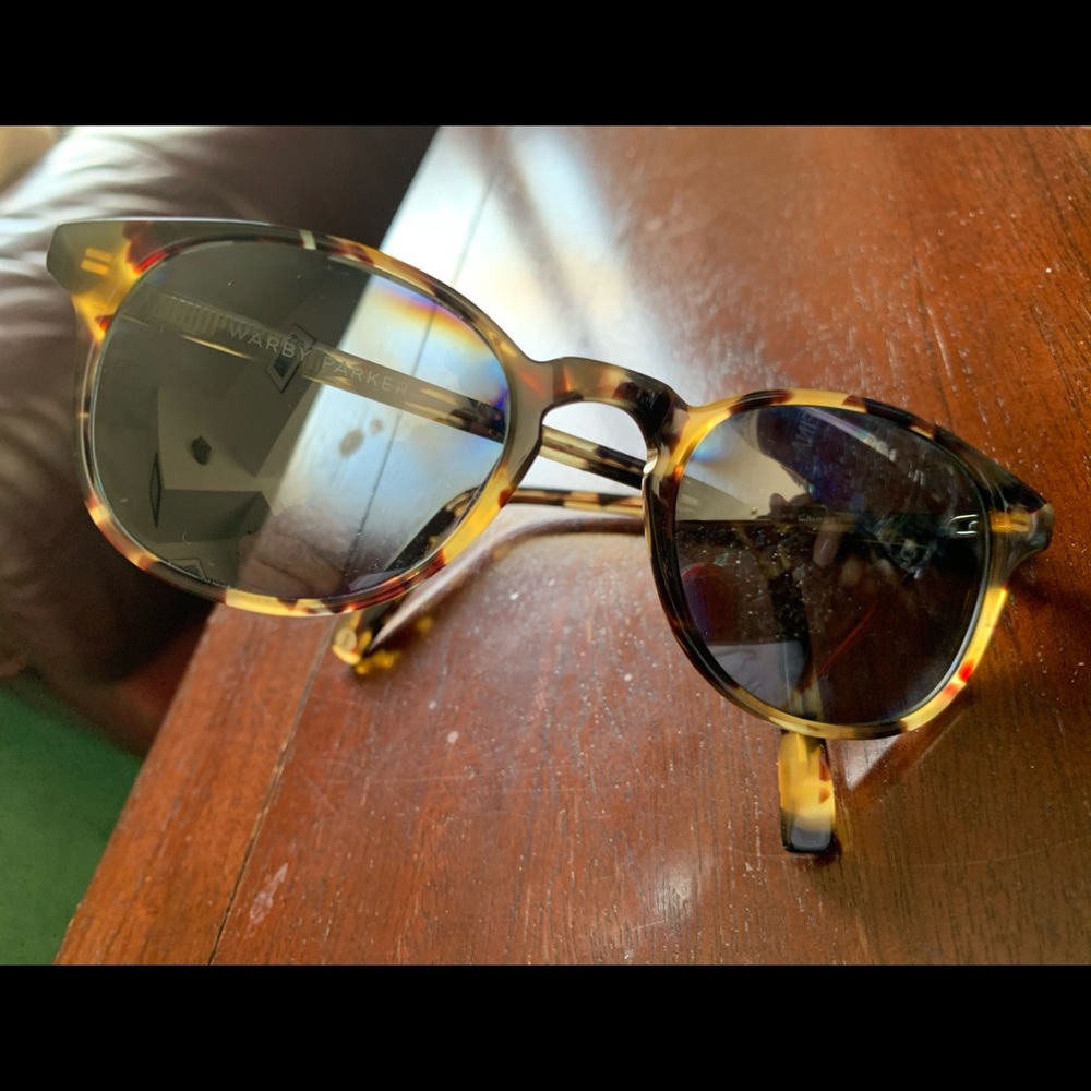 Eyeglasses/Sunglasses